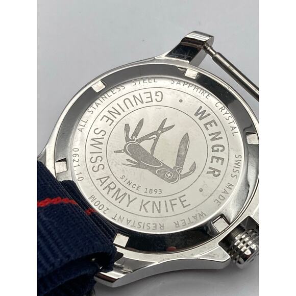 Wenger Swiss Made Mens Watch 37mm - New Battery - Adjustable Band - Date - WR - Picture 3 of 8